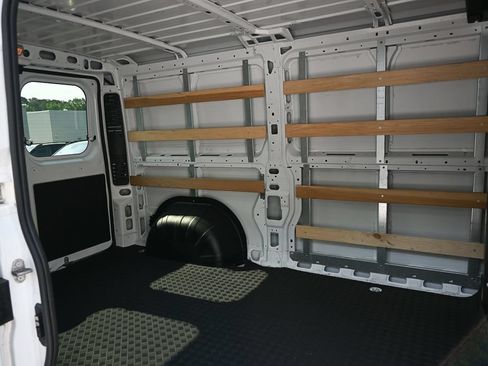 Used 2025 RAM ProMaster 2500 w/ U-Haul Equipment Group FWD image 19