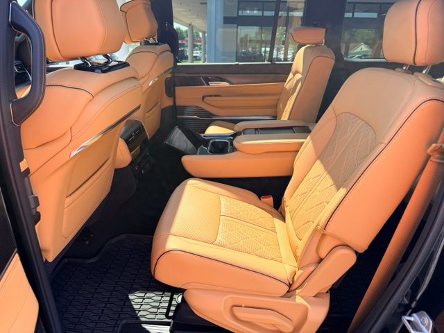 Used 2024 Jeep Grand Wagoneer L Series III w/ Quick Order Packagew 28T AWD/4WD image 29