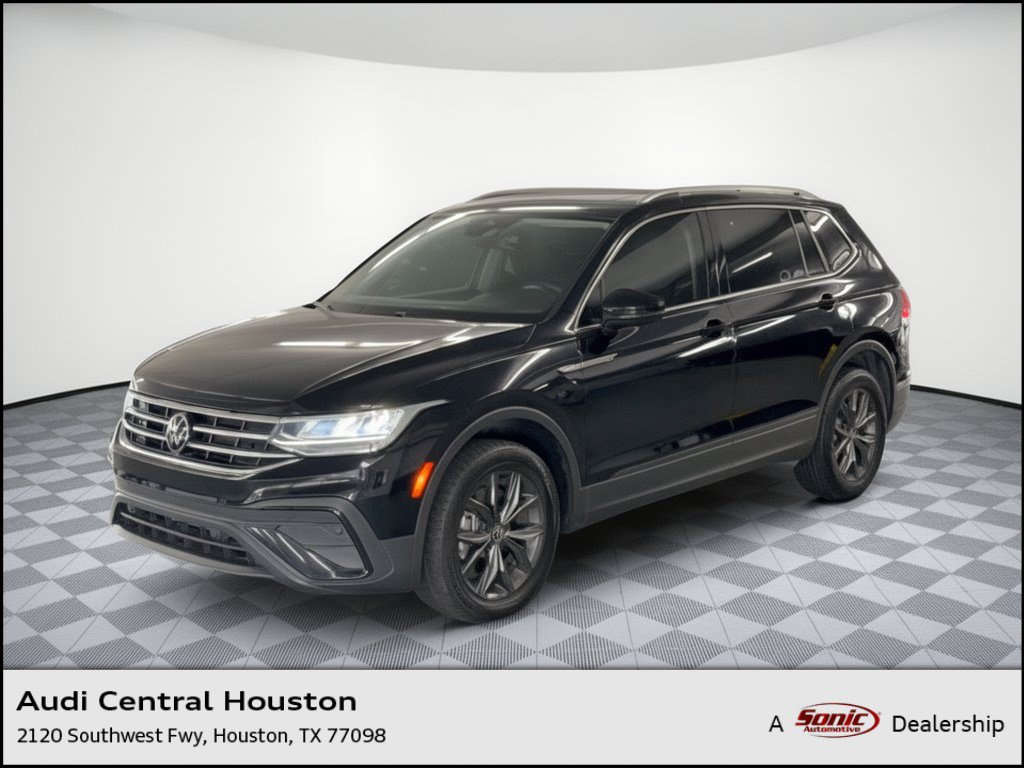 Used 2023 Volkswagen Tiguan SE FWD image 1