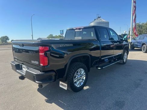 Used 2025 Chevrolet Silverado 2500 High Country w/ Technology Package AWD/4WD image 5