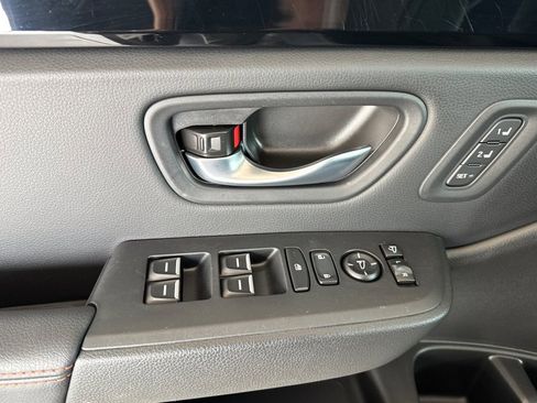 Certified 2025 Honda Pilot TrailSport image 15