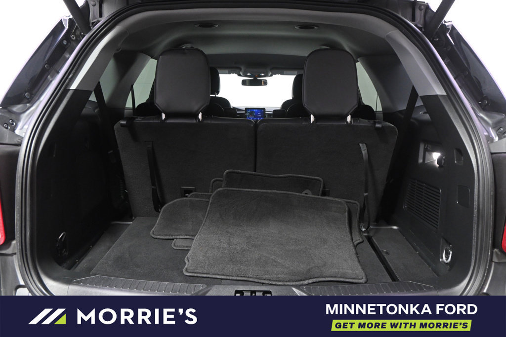 Used 2024 Ford Explorer XLT w/ Equipment Group 202A AWD/4WD image 20