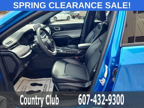 Used 2024 Jeep Compass Latitude w/ Convenience Group image 11