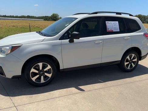 Used 2018 Subaru Forester 2.5i w/ Alloy Wheel Package AWD/4WD image 5