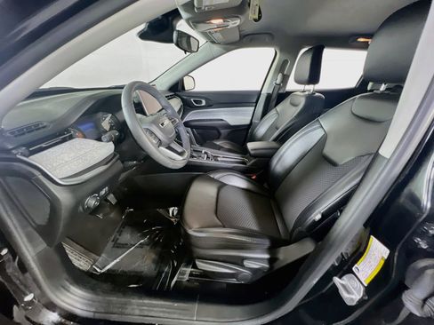 Used 2022 Jeep Compass Latitude AWD/4WD image 19
