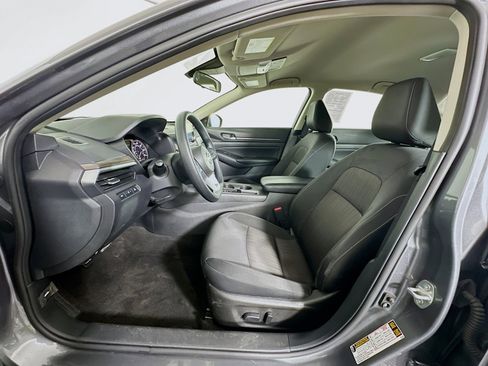 Used 2025 Nissan Altima 2.5 SV image 13