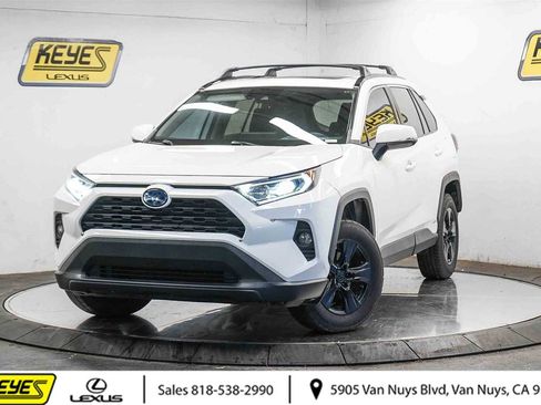Used 2019 Toyota RAV4 XLE image 1