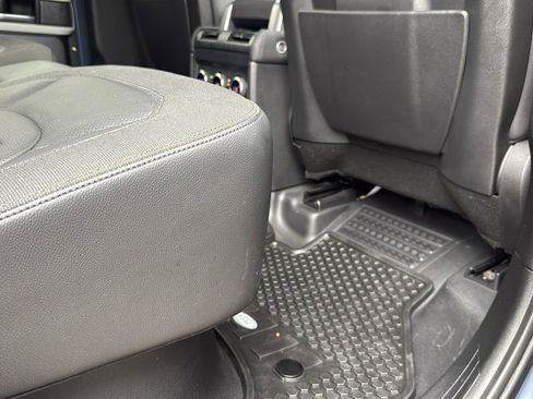 Used 2020 Land Rover Defender 110 SE image 27