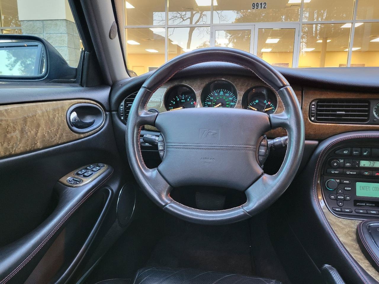 Used 2002 Jaguar XJ8 RWD image 24