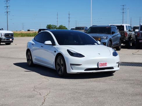 Used 2022 Tesla Model 3 Long Range AWD/4WD image 3
