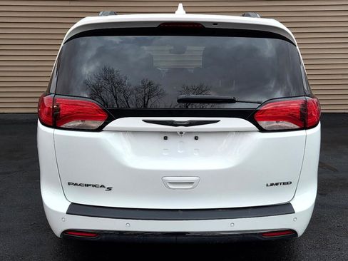 Used 2018 Chrysler Pacifica Limited w/ Advanced Safetytec Group image 4