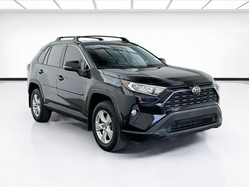 Used 2020 Toyota RAV4 XLE w/ XLE Grade Weather Package FWD image 3