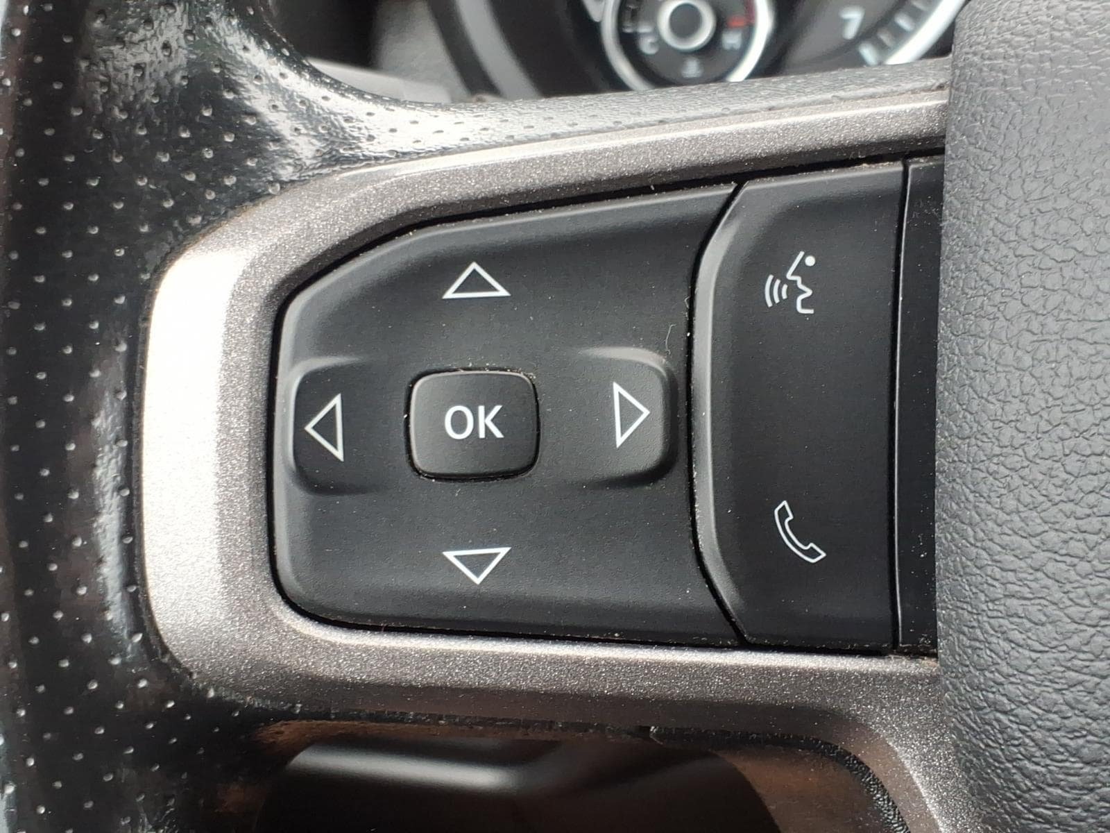 Used 2024 RAM 2500 Tradesman w/ Chrome Appearance Group AWD/4WD image 15