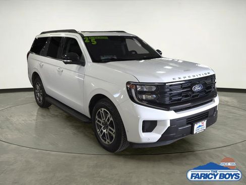 Used 2025 Ford Expedition Active image 7