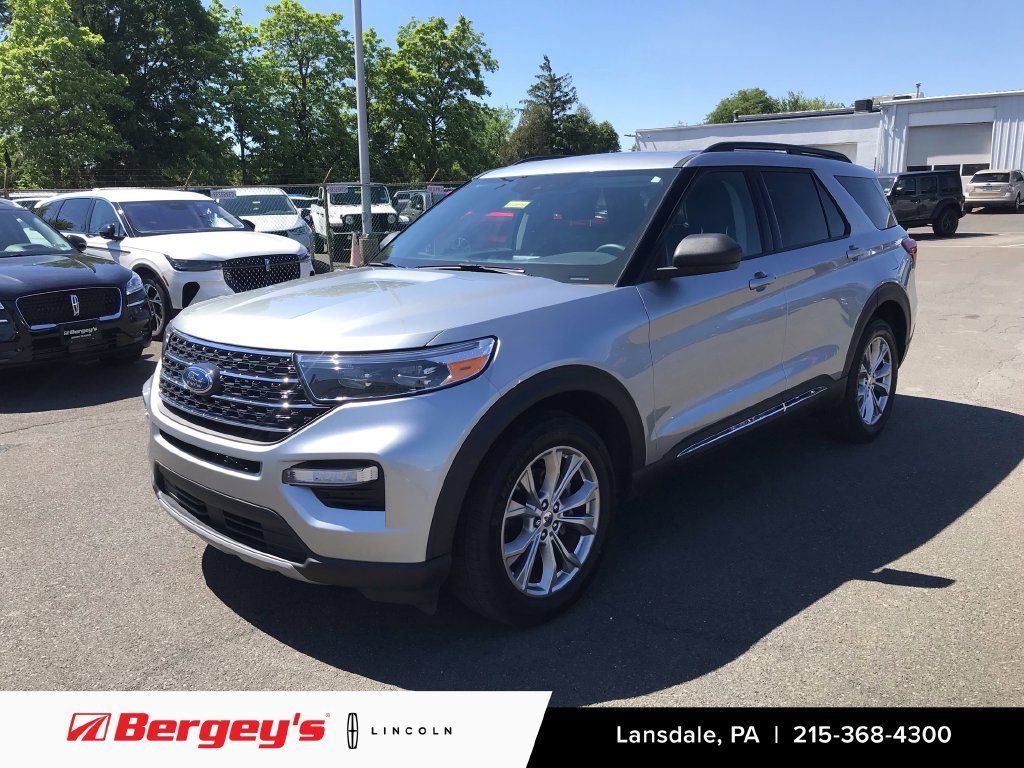 Used 2024 Ford Explorer XLT w/ Equipment Group 202A AWD/4WD image 1