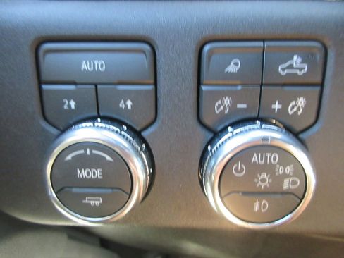 New 2026 GMC Sierra 1500 SLT w/ SLT Premium Plus Package image 17