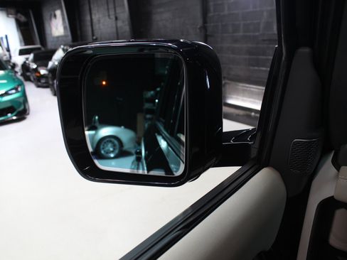 Used 2023 Land Rover Defender 110 X-Dynamic SE AWD/4WD image 22