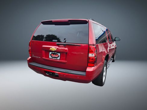 Used 2013 Chevrolet Suburban LT AWD/4WD image 3