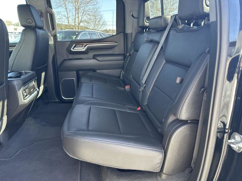 Used 2022 GMC Sierra 1500 SLT w/ SLT Premium Plus Package image 16