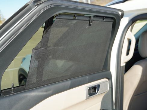 Used 2022 Ford Explorer Limited w/ Equipment Group 301A image 31