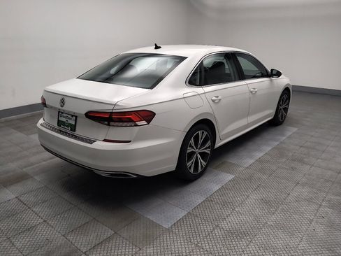 Used 2021 Volkswagen Passat 2.0T SE FWD image 10