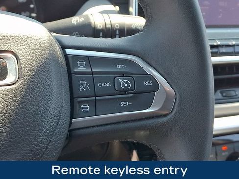 Used 2025 Jeep Compass Limited AWD/4WD image 8