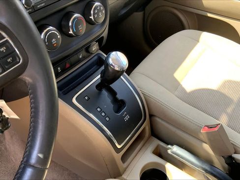 Used 2014 Jeep Patriot Latitude FWD image 17