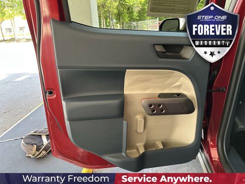 Used 2025 Ford Maverick Lariat w/ 4K Tow Package AWD/4WD image 28