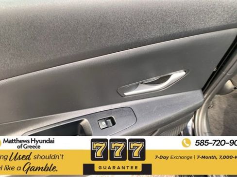 Used 2023 Hyundai Elantra SE image 18
