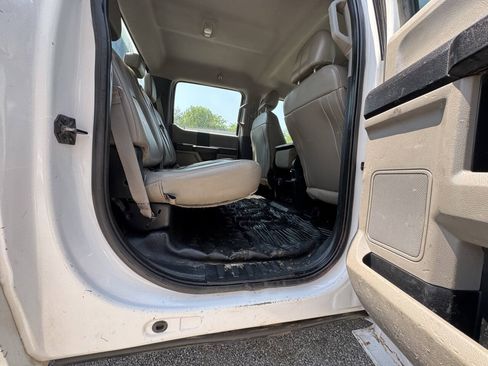 Used 2019 Ford F250 XL w/ Power Equipment Group AWD/4WD image 23