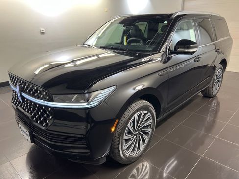 New 2026 Lincoln Navigator Black Label AWD/4WD image 3