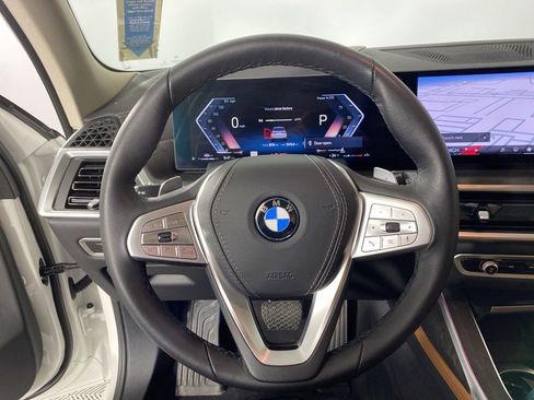 Used 2026 BMW X7 xDrive40i w/ Premium Package image 11