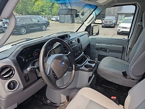 Used 2014 Ford E-250 and Econoline 250 w/ Power Group RWD image 11