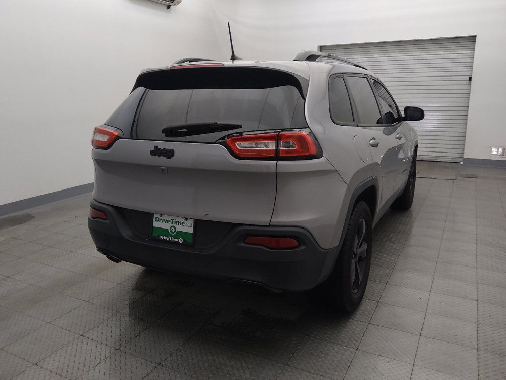Used 2018 Jeep Cherokee Latitude w/ Altitude Package FWD image 7