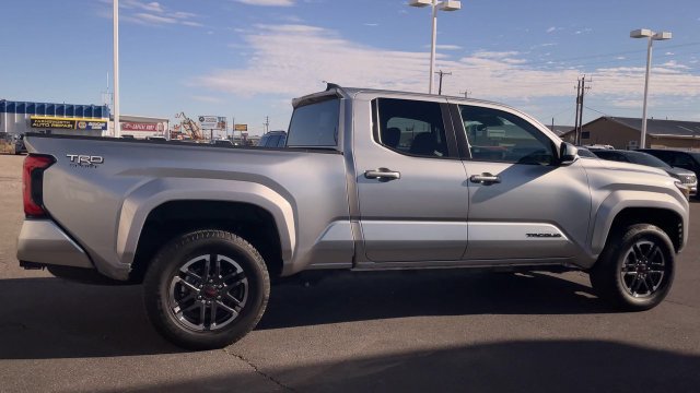 Used 2025 Toyota Tacoma TRD Sport AWD/4WD image 2