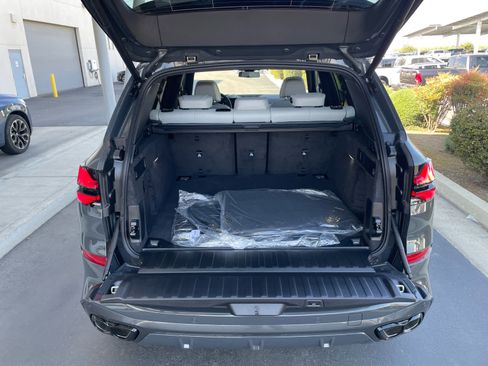 New 2026 BMW X5 M60i w/ Executive Package image 19