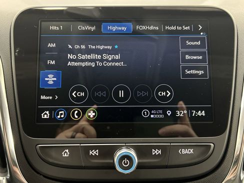 Used 2023 Chevrolet Equinox LT AWD/4WD image 13