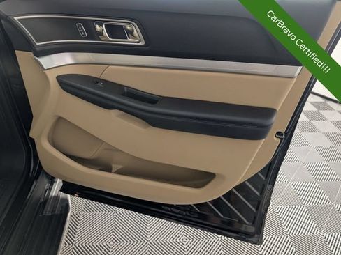 Used 2017 Ford Explorer XLT w/ Equipment Group 202A AWD/4WD image 36