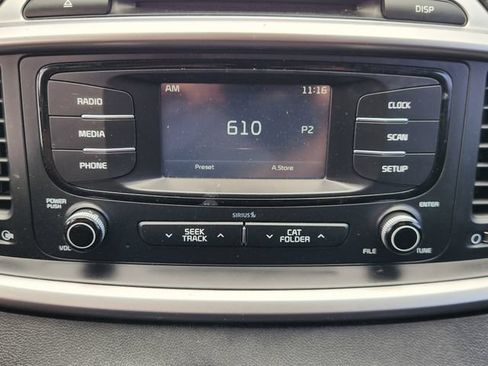 Used 2018 Kia Sorento L FWD image 16