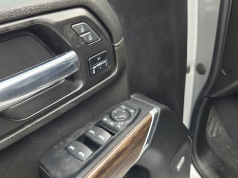 Used 2023 Chevrolet Silverado 2500 High Country w/ Z71 Off-Road Package image 12