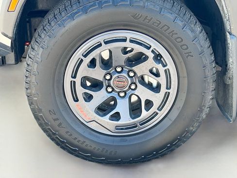Used 2025 Nissan Frontier PRO-4X AWD/4WD image 28