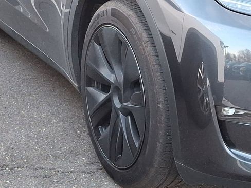 Used 2024 Tesla Model Y Long Range image 10