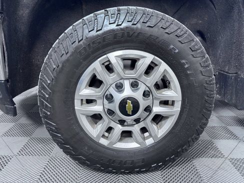 Used 2024 Chevrolet Silverado 2500 LT image 13