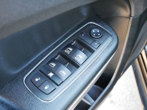 Used 2017 Chrysler 300 S w/ 300S Premium Group image 16