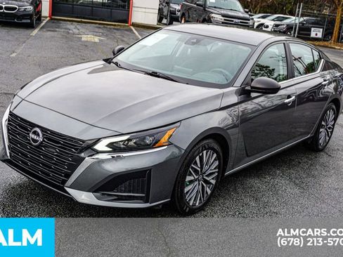 Used 2025 Nissan Altima 2.5 SV image 15