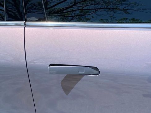 Used 2025 Chevrolet Equinox EV LT image 12