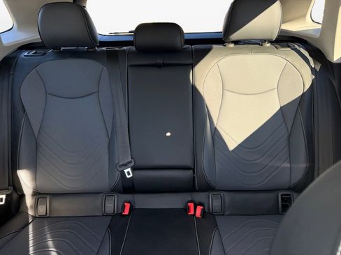 New 2026 Volkswagen Tiguan SE image 12