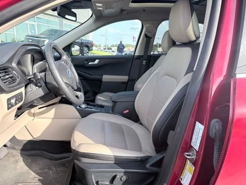 Used 2020 Ford Escape Titanium FWD image 10