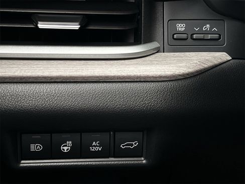 Used 2024 Toyota Grand Highlander AWD Hybrid image 20