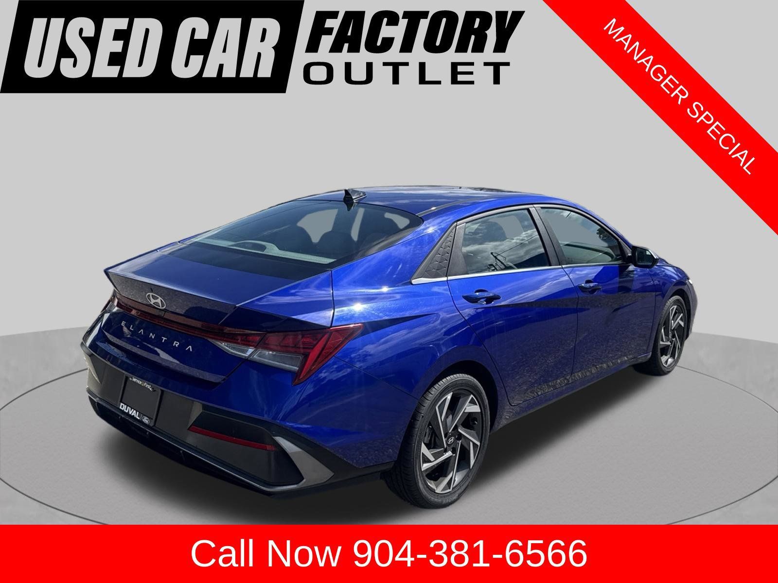 Used 2025 Hyundai Elantra SEL FWD image 2